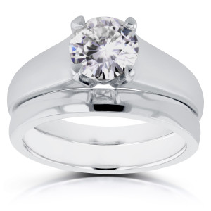 Sparkling Yaffie White Gold Bridal Set with One Carat Round Diamond Solitaire