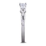 Yaffie 4/5ct TDW Round-cut Diamond Engagement Ring in Elegant White Gold