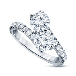 Sparkling Yaffie Gold Ring with Two Stunning Round-Cut Diamonds in a 4-Prong Setting