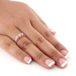 Dazzling Yaffie Three-Stone Engagement Ring with 2ct TDW Round Diamond in Rose Gold