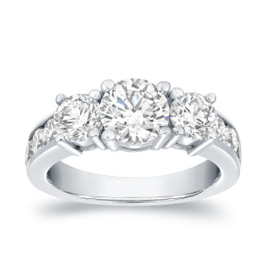 Sparkling Yaffie Diamond Ring with 9 Round Stones in White Gold - 3ct Total Weight