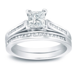 Platinum Princess-cut Diamond Halo Bridal Ring Set - Certified 1 1/2ct TDW by Yaffie