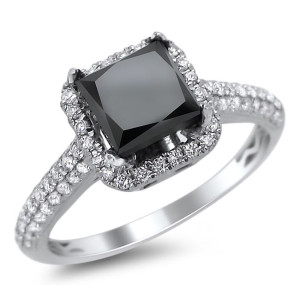 Yaffie ™ Custom Black and White Diamond Halo Ring with 2 1/5ct TDW in Gold