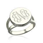 Yaffie ™ creates custom-made Personalised Circle Monogram Signet Ring