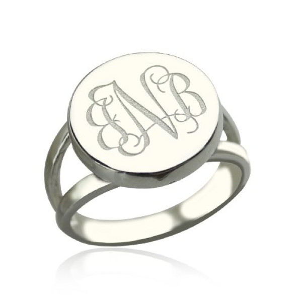 Yaffie ™ creates custom-made Personalised Circle Monogram Signet Ring