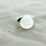 Yaffie ™ Custom Personalised Signet Ring with Engraved Monogram