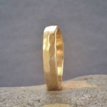 Yaffie ™ Customised Handcrafted Hammered Wedding Ring with Personalization