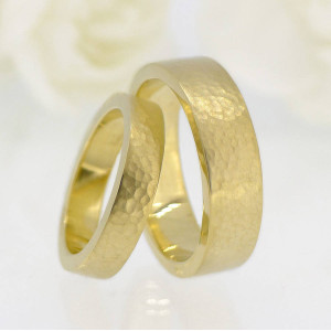 Yaffie™ Custom-Made His and Hers Wedding Ring Set - Personalised with Hammered Design