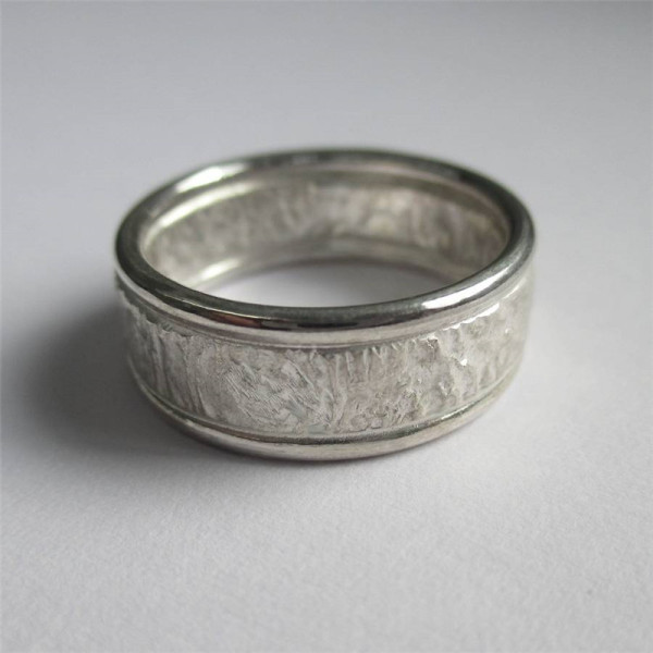Yaffie ™ Customised Rocky Outcrop Ring with Glossy Edges for Personalization