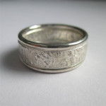 Yaffie ™ Customised Rocky Outcrop Ring with Glossy Edges for Personalization