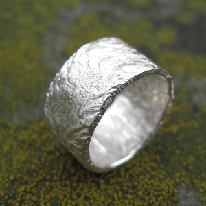 Yaffie ™ Customised Rocky Outcrop Broad Ring - Expertly Crafted and Personalised