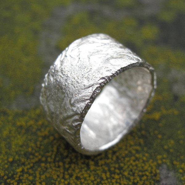 Yaffie ™ Customised Rocky Outcrop Broad Ring - Expertly Crafted and Personalised